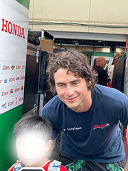 子供に優しいジョーロバーツ選手【イメージ】